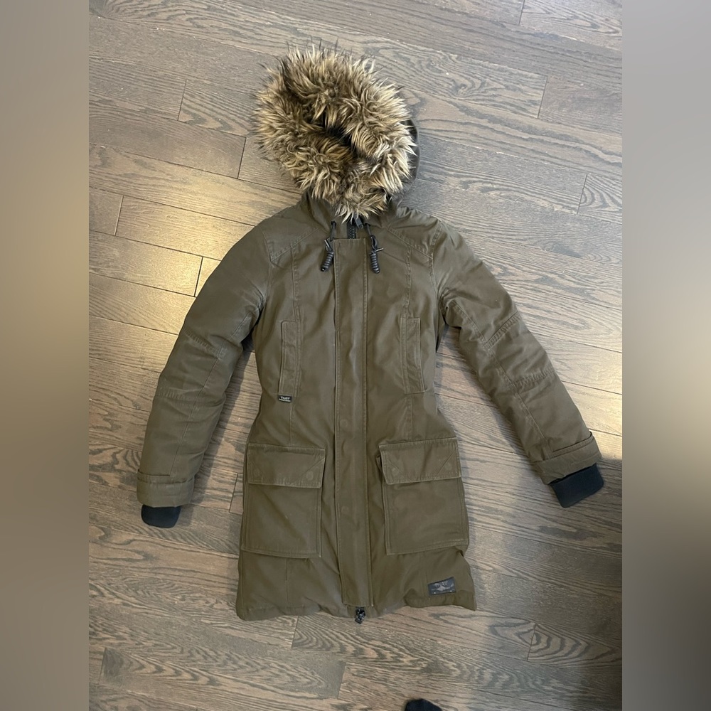 Aritzia TNA Bancroft Parka